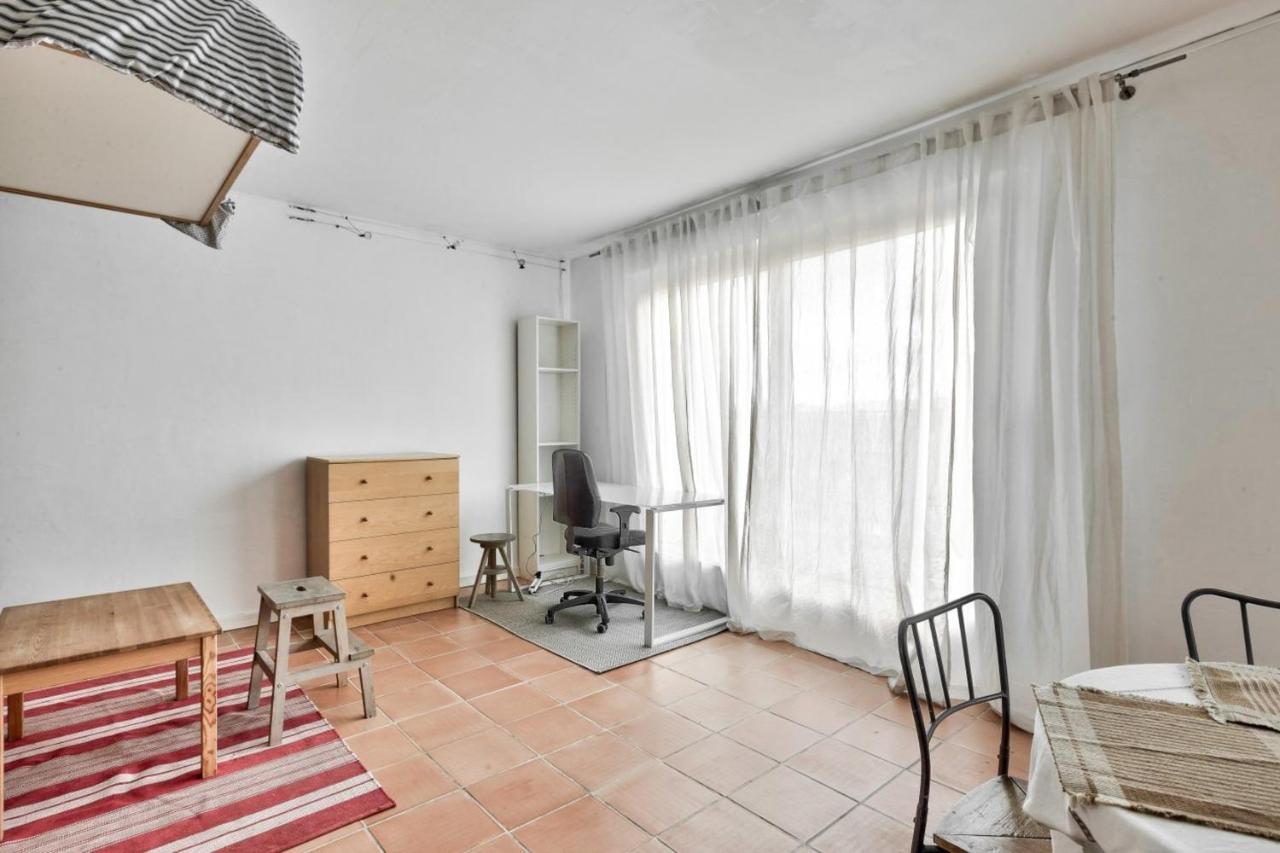 Charming Accommodation For 2 People - Париж Екстериор снимка