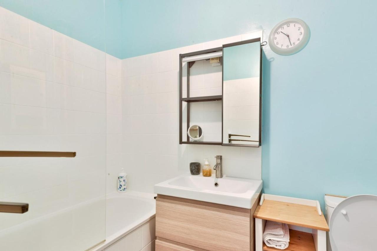 Charming Accommodation For 2 People - Париж Екстериор снимка